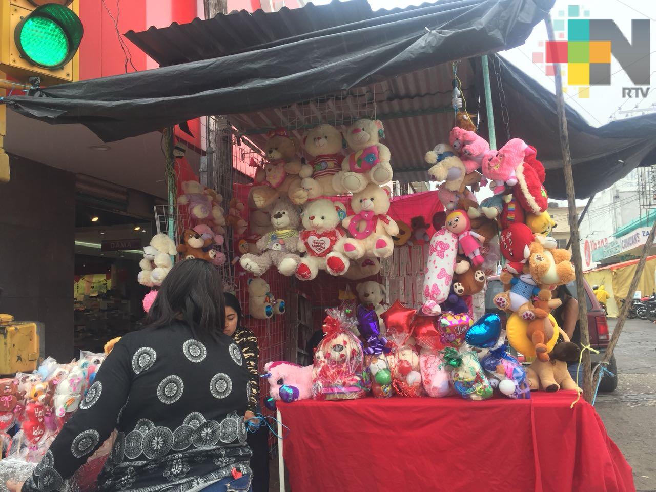 Vendedores ambulantes invaden calles de Tierra Blanca por el 14 de febrero