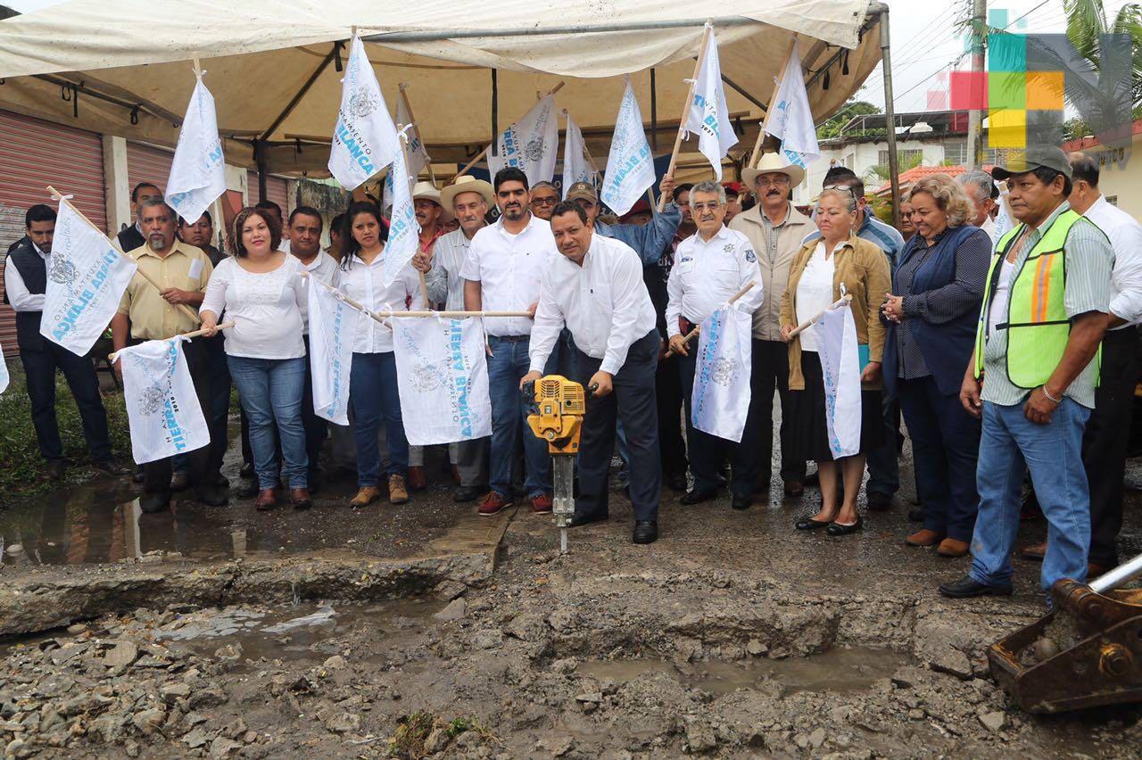 Programa “Tu calle al cien” tapará baches en Tierra Blanca