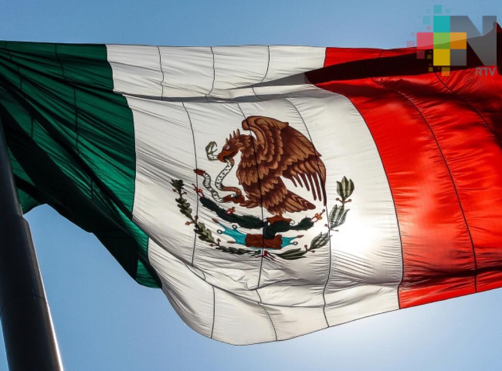 Marina resalta esperanza, pureza y sangre de la bandera mexicana