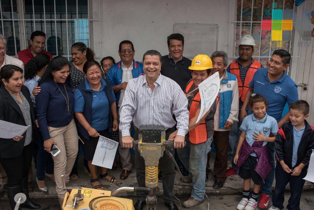 Ponen en marcha construcción de domo en primaria de Cosamaloapan