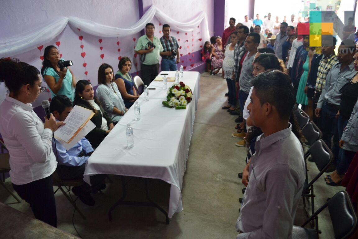 Unen en Ixhuatlán del Café a 16 parejas en matrimonios colectivos