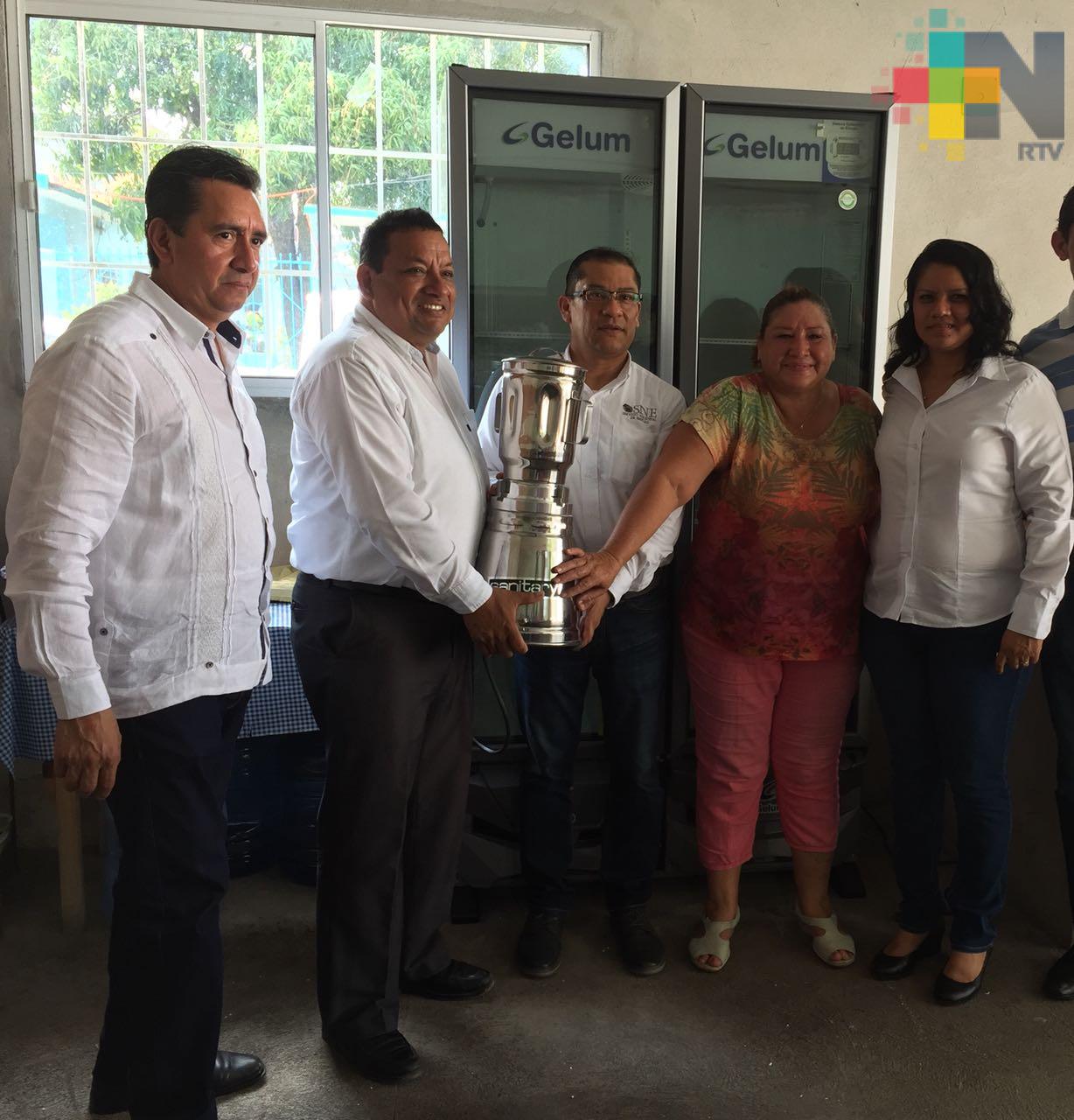 Servicio Nacional de Empleo entrega equipo de trabajo a mujeres terrablanquenses