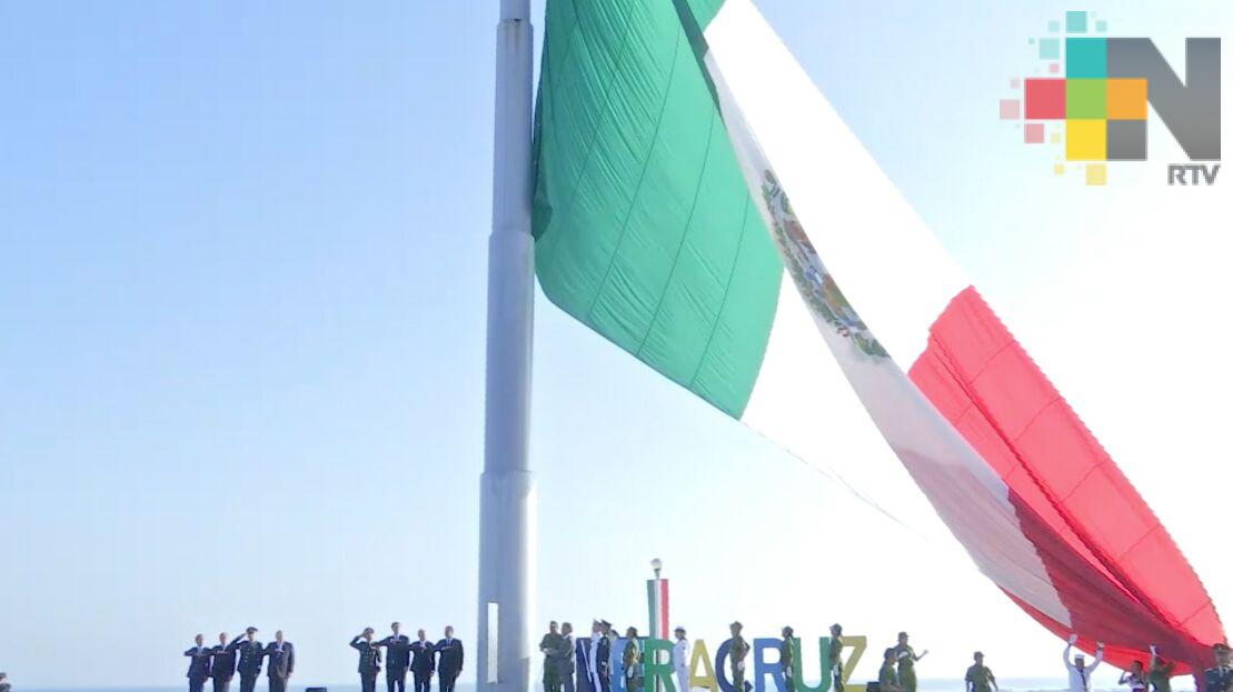 Encabeza el gobernador Yunes el Día de la bandera, máximo símbolo que representa nuestra libertad, heroísmo y patriotismo