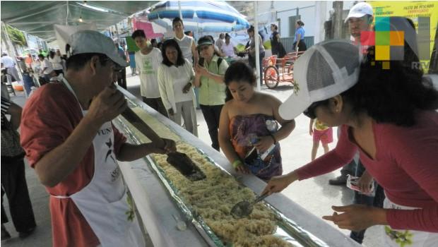 Todo listo para el Festival del Coco, en Tecolutla