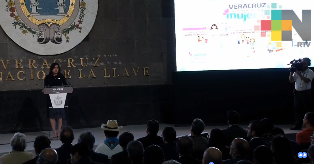 Indira Rosales San Román; ejemplo en la administración pública: Gobernador Yunes