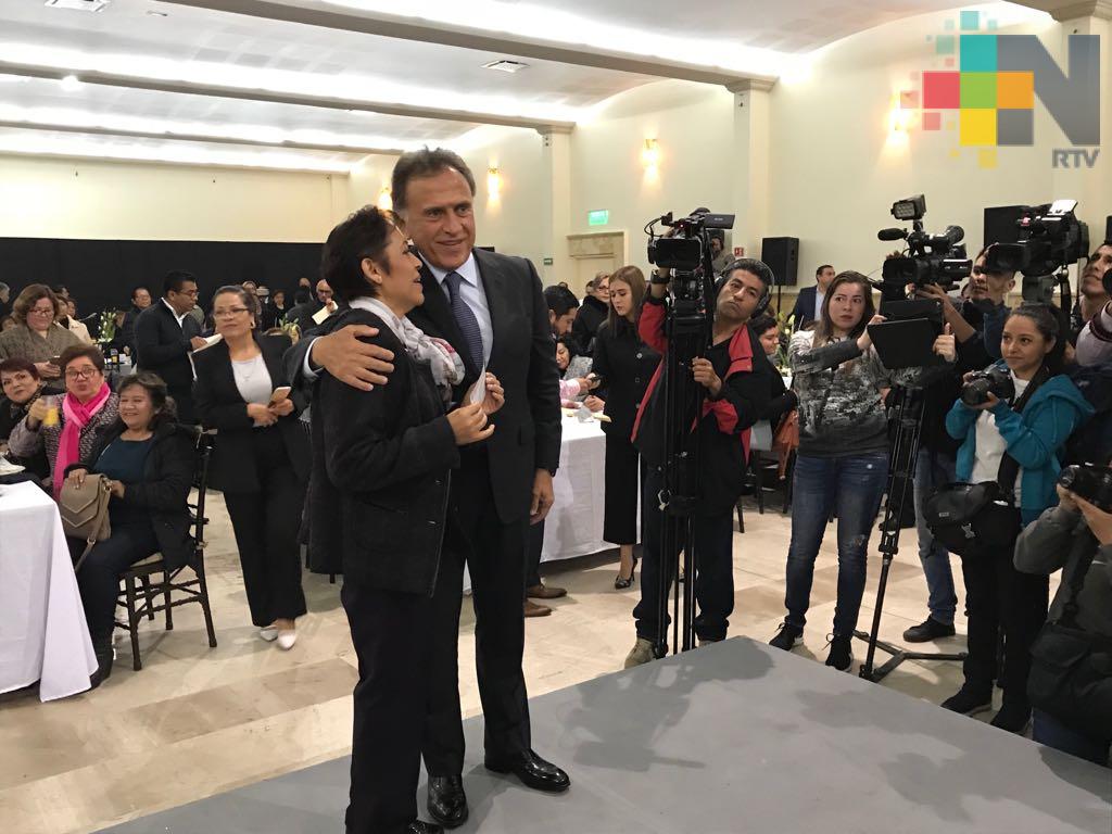 Anuncia el gobernador Yunes pago del seguro de retiro a maestros