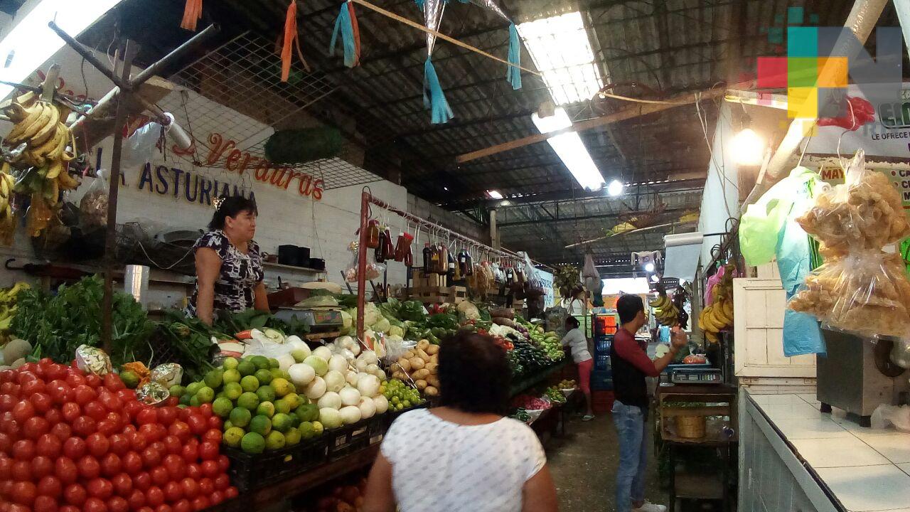 Caen ventas del mercado ‘Puerto México’, en Coatza, por malas condiciones del inmueble