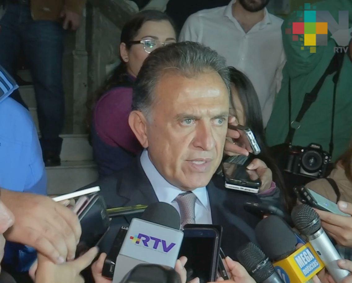 Exhorta gobernador Yunes a diputados a analizar iniciativas enviadas en 2017