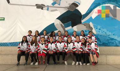 Realizan mundial femenil de hockey sobre hielo en México
