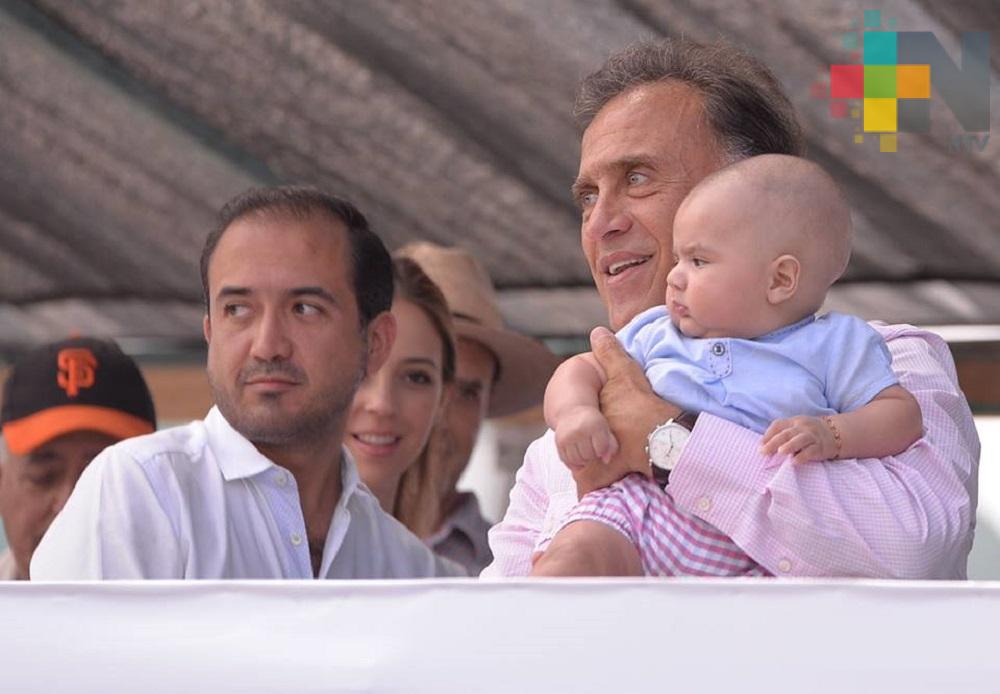 Asiste el Gobernador Yunes al segundo desfile de Carnaval Veracruz 2018