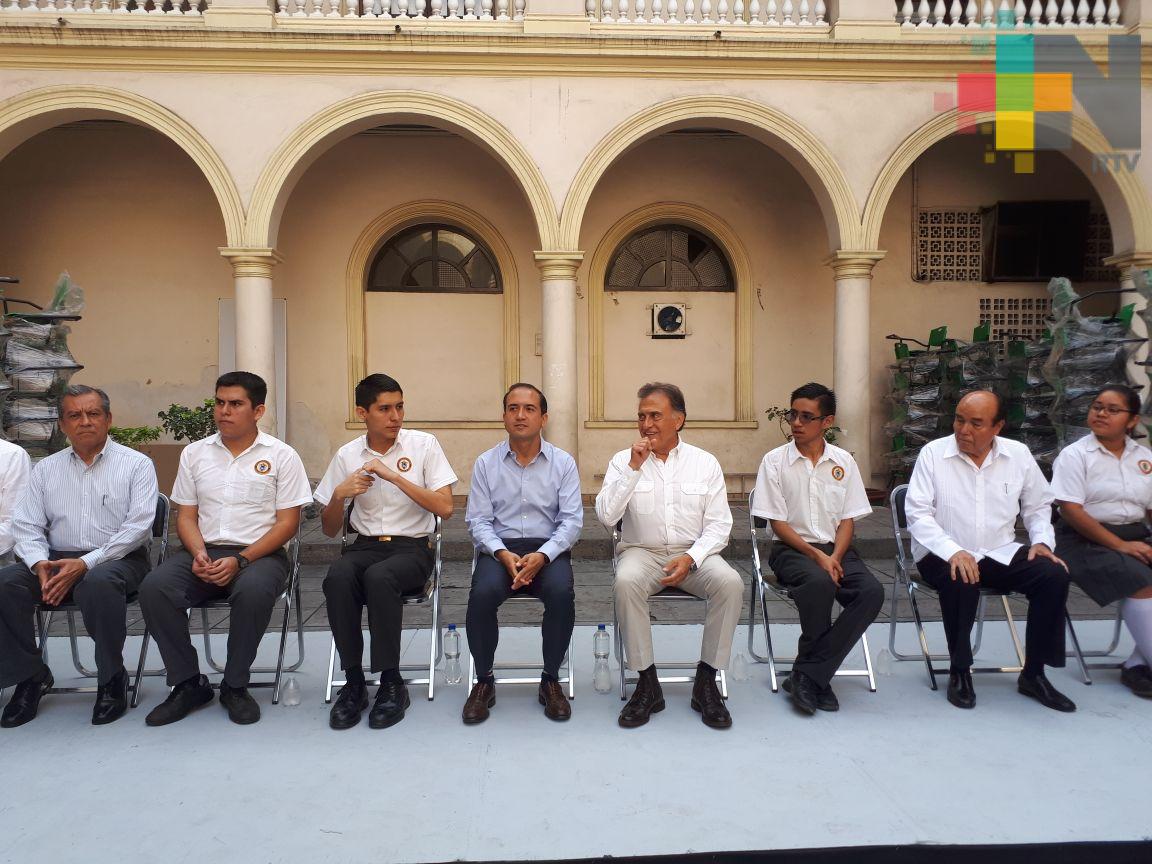 Gobernador Yunes anuncia inversión de 10 mdp para rehabilitar Bachilleres de Veracruz