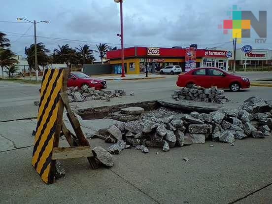 Coatzacoalcos continúa con problemas de socavones