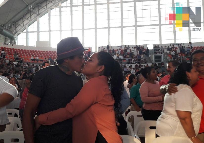 Se casan 500 parejas en el puerto de Veracruz