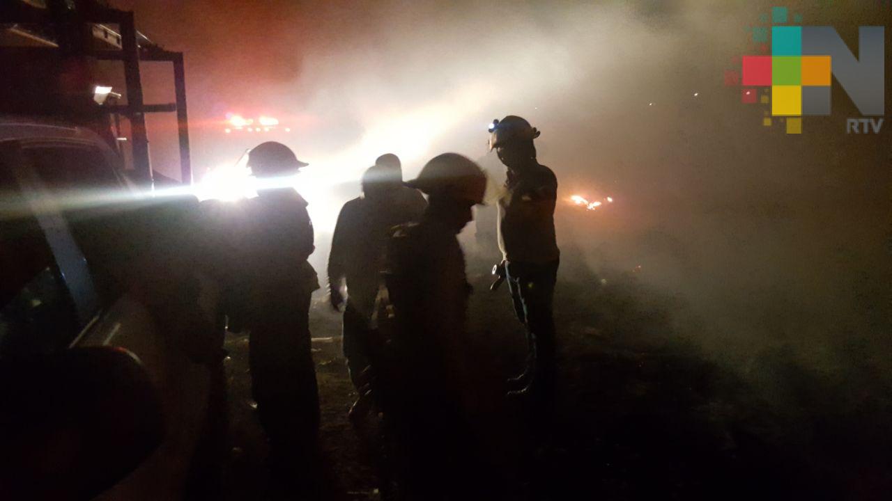 Bomberos de Minatitlán y Coatzacoalcos controlan incendio en basureros de Las Matas