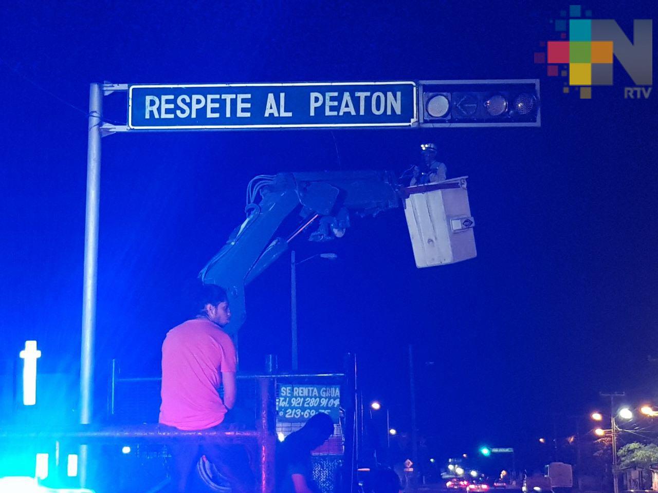 Delegación de Tránsito en Coatzacoalcos comienza reparación de semáforos