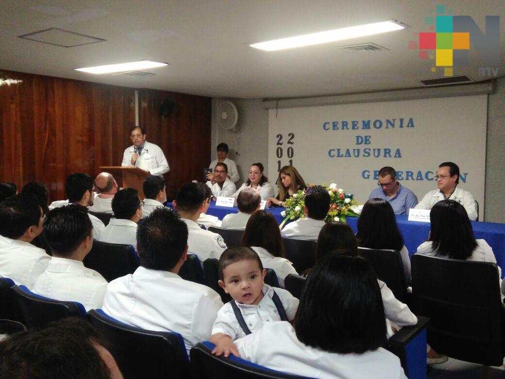 Concluyen especialidad médicos residentes del hospital de Alta Especialidad de Veracruz