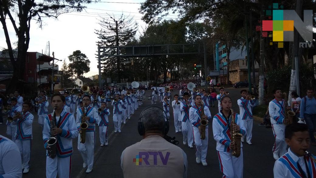 Marching bands desfilan en Xalapa para celebrar aniversario de la Constitución de México                      