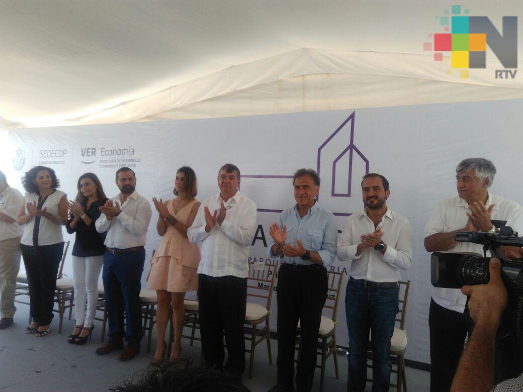 Gobernador de Veracruz coloca primera piedra para el Parque Industrial Tamaca