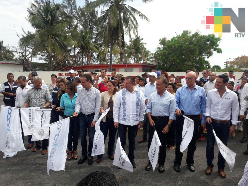 Gobernador Yunes da banderazo de inicio para rehabilitar la avenida Urano de Boca del Río