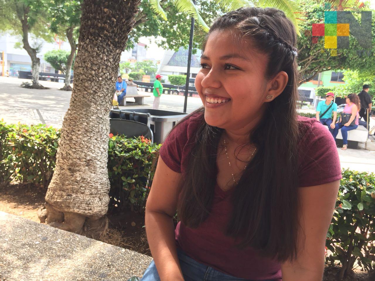 Luz Mariel tiene 20 años y lucha contra el cáncer de ovarios; solicita ayuda de la ciudadanía