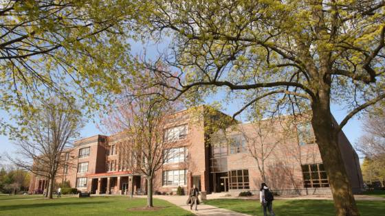 Disparan y matan a dos en la Universidad Central de Michigan