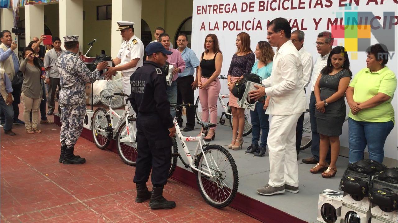 Entregan bicicletas a elementos de la Policía Naval y Municipal de Coatzacoalcos