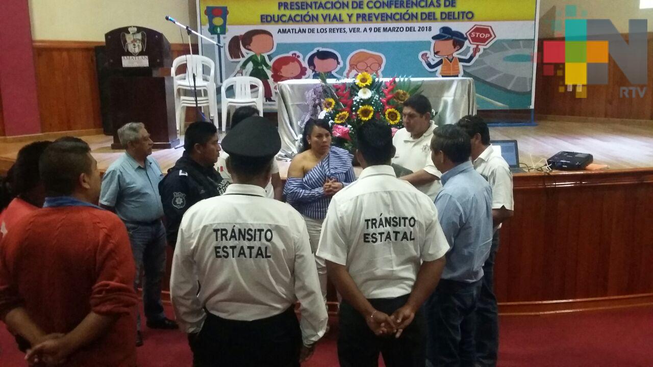 Imparten charlas sobre prevención del delito y educación vial en Amatlán de los Reyes