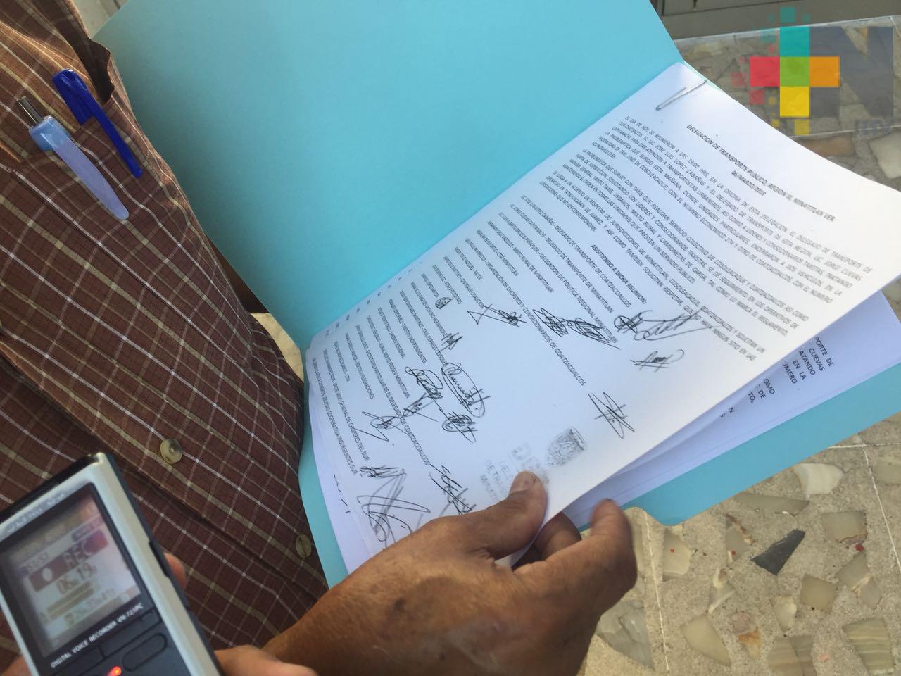 Transportistas del sur de Veracruz firman convenio para no invadir jurisdicción