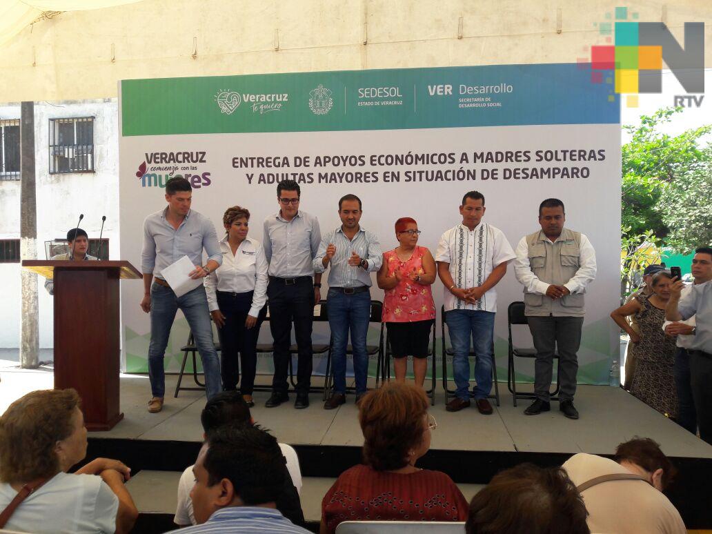«Veracruz comienza con las mujeres» programa que apoyará a madres solteras y adultas mayores del puerto