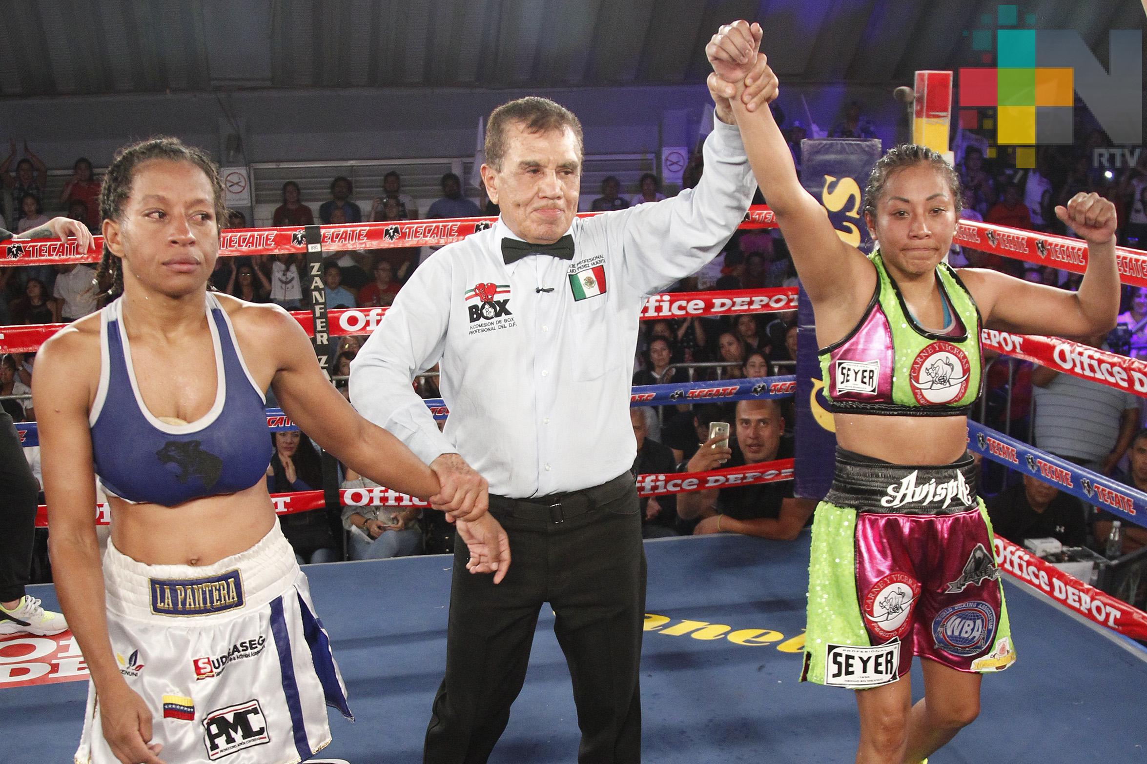 Boxeadora “Avispa” Ortiz supera sin problemas a Débora Rengifo