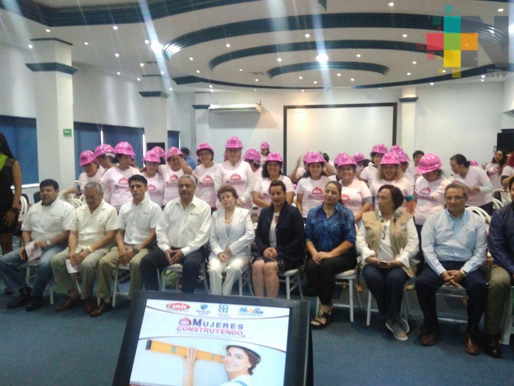 En Veracruz CMIC organiza cursos de capacitación para el trabajo dirigido a mujeres