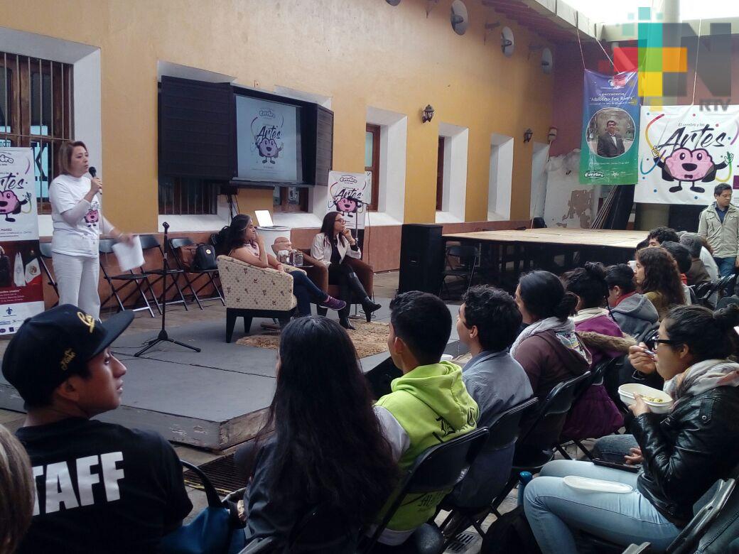Ofrecen conferencia sobre los efectos que el stress tienen en el cerebro