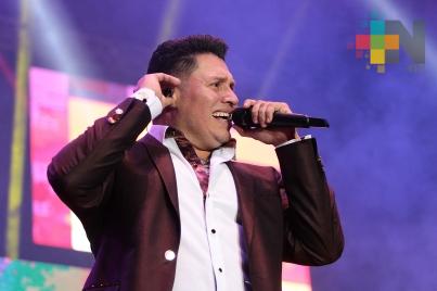 Banda MS ofrece exitoso concierto ante 18 mil personas en Chicago