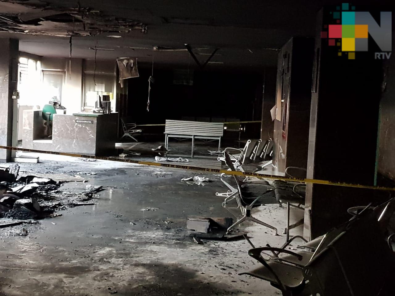 IMSS no reporta lesionados tras incendio registrado en la madrugada; gobierno estatal brindó apoyo