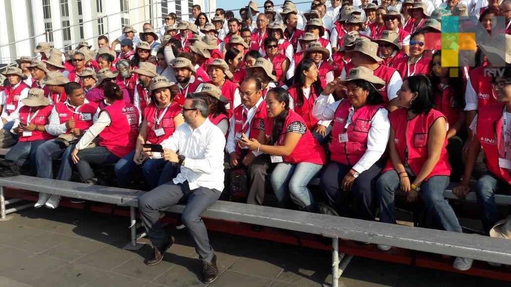 Visita INE a personas sorteadas para participar como funcionarios de casilla