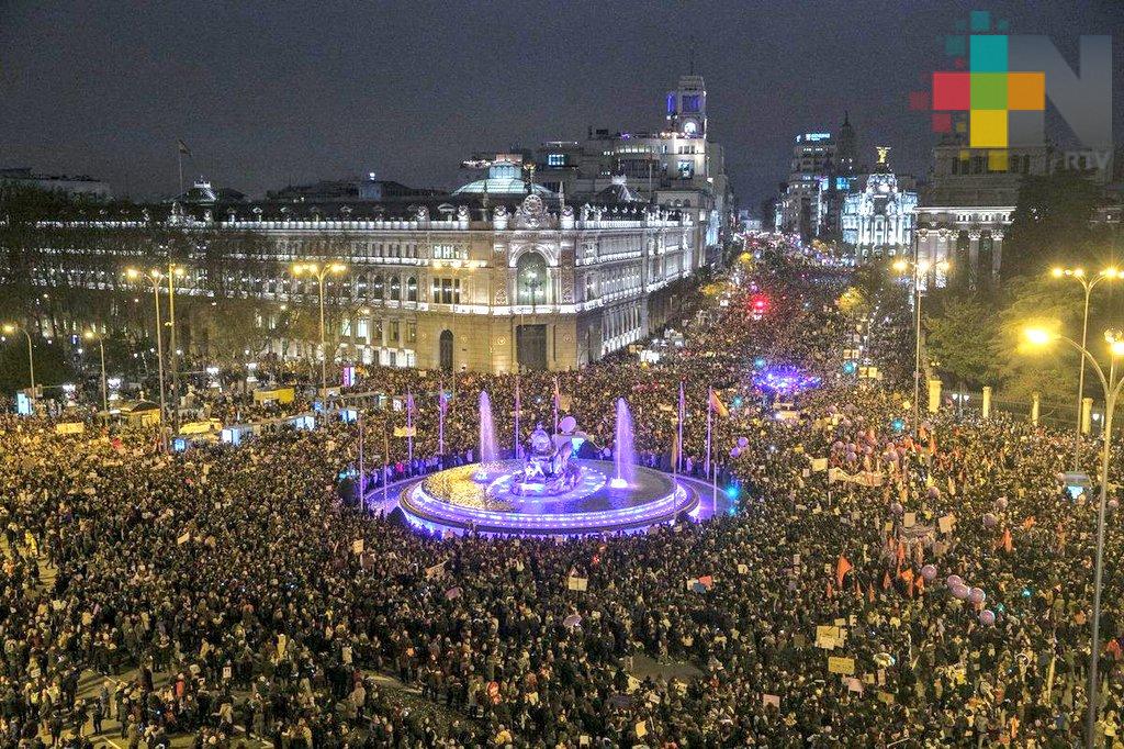Miles de mujeres marchan por la igualdad en España
