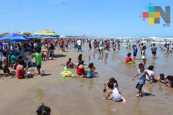 En vacaciones recolectan hasta ocho toneladas de basura en playas de Tuxpan
