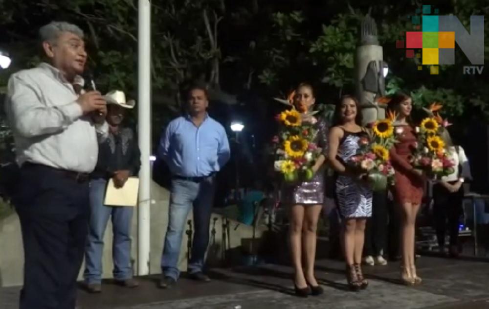 Coronan a la reina de la Feria de Tantoyuca 2018