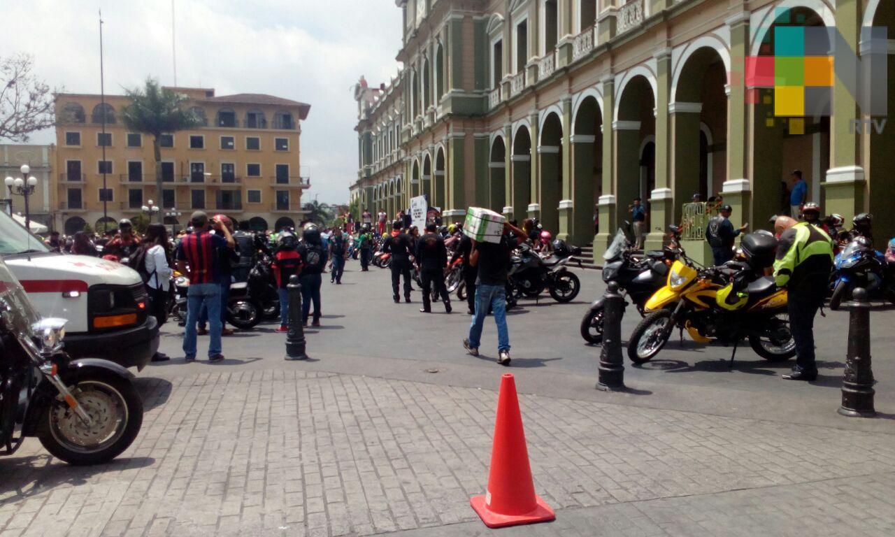 Motociclistas de todo el país realizan recorrido turístico por zona centro