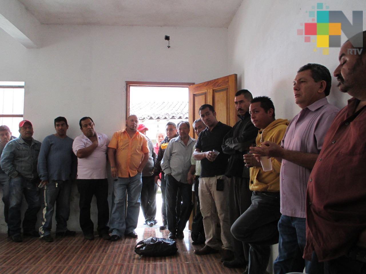 Taxistas obtendrán descuentos en servicios de optometría y compra de anteojos