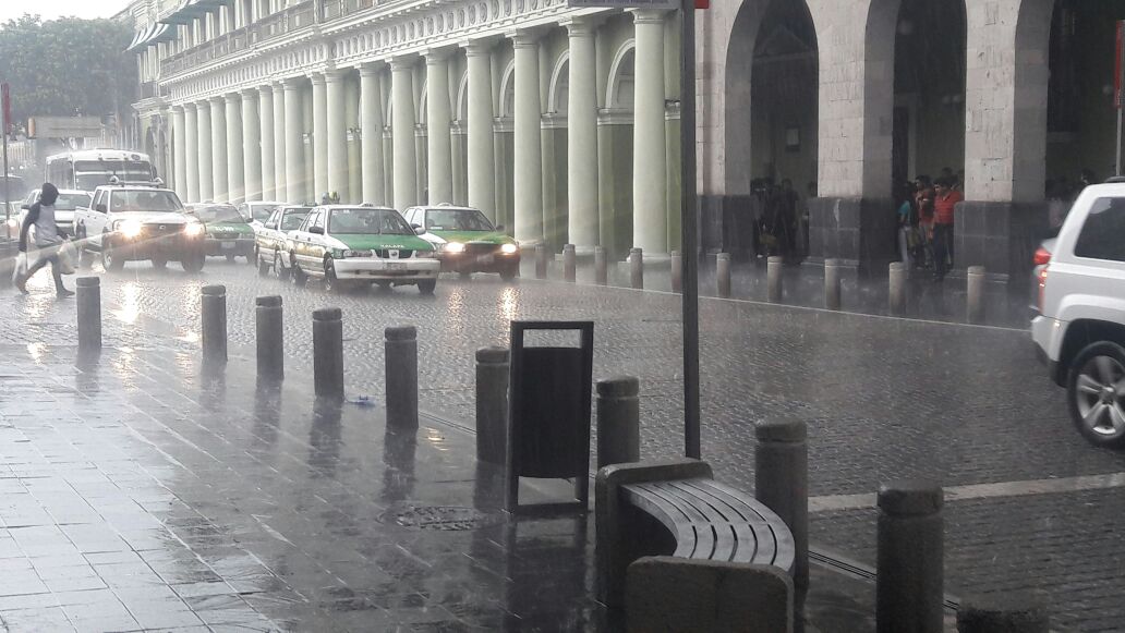 Continuarán condiciones de viento, lluvia y tormentas en zona montañosa