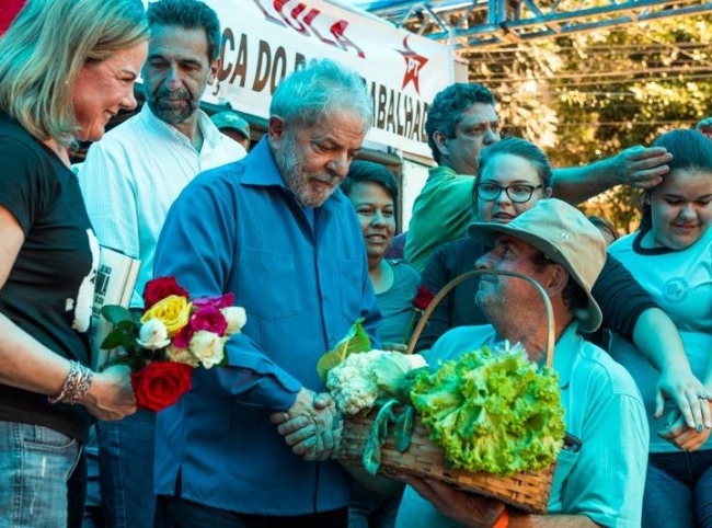 Temen escalada de violencia en Brasil tras ataque a caravana de Lula