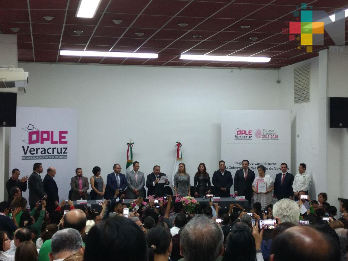 Solicita José Yunes Zorrilla, registro para candidatura a gubernatura ante OPLE