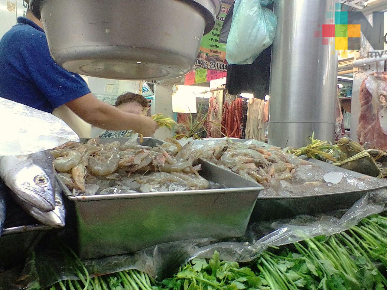 Continúa Jurisdicción Sanitaria supervisión de pescaderías en zona sur