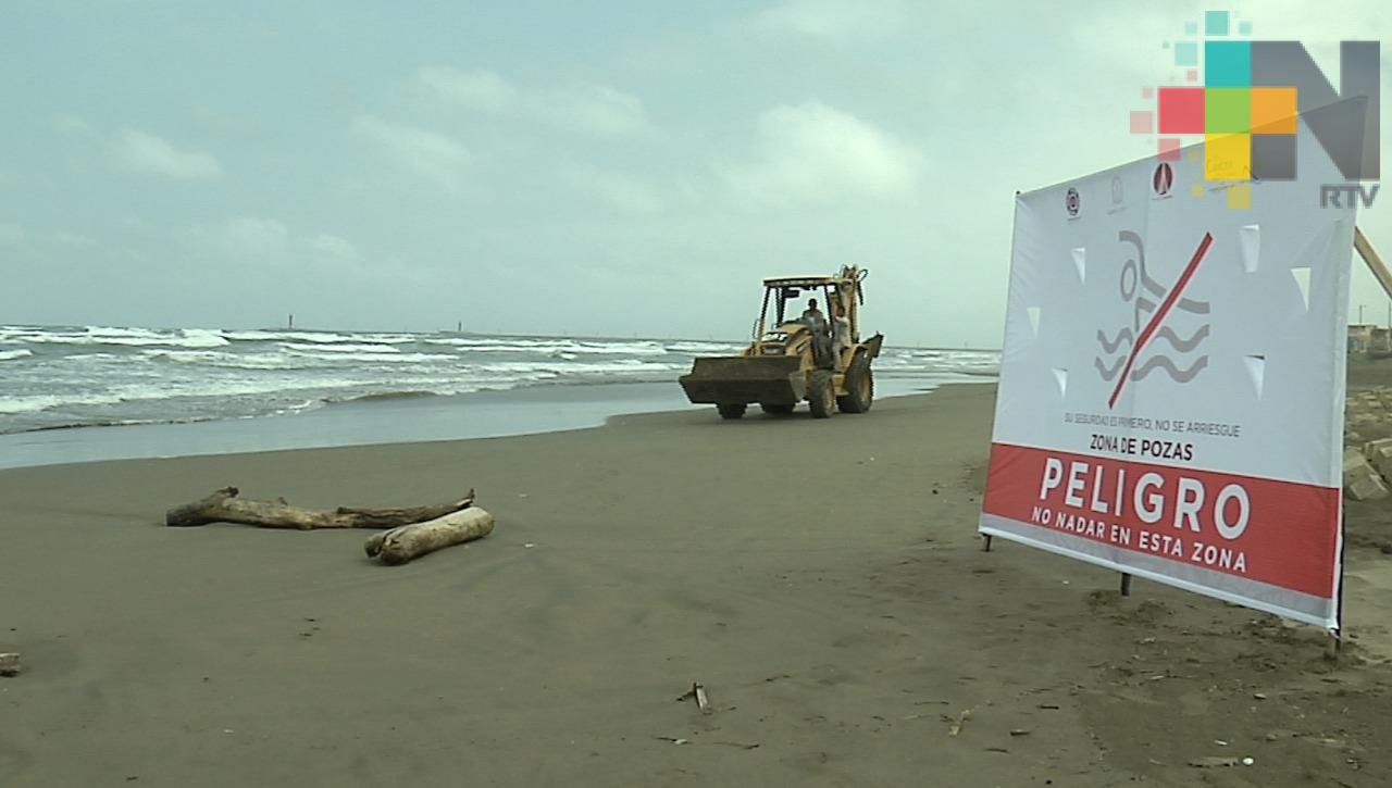 Colocan señaléticas y banderas de aviso en las playas de Coatzacoalcos