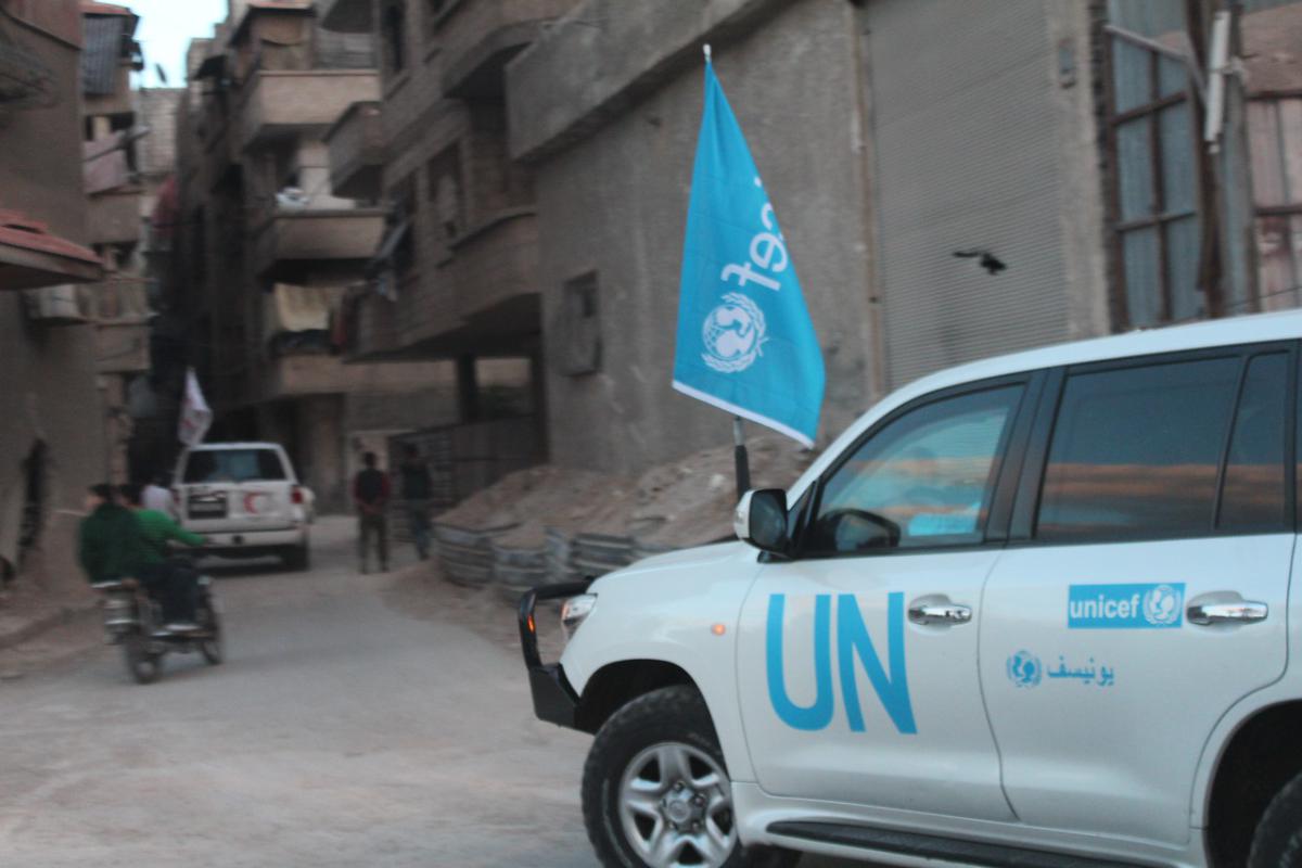 Primer convoy con ayuda humanitaria llega a Ghouta Oriental