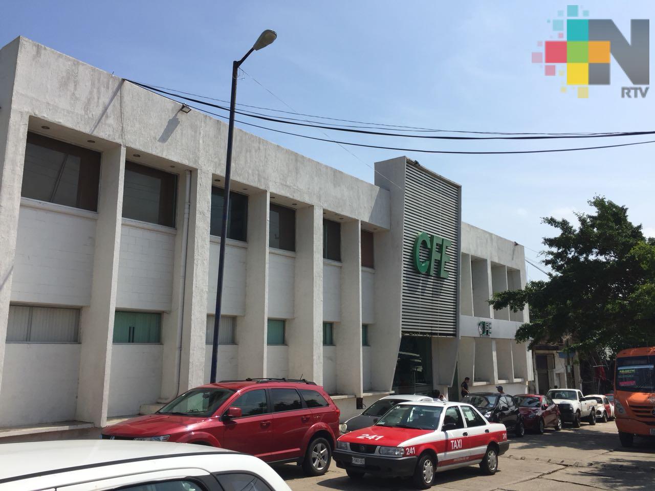 Reportan apagones en poniente de Coatzacoalcos; CFE sin dar a conocer motivo