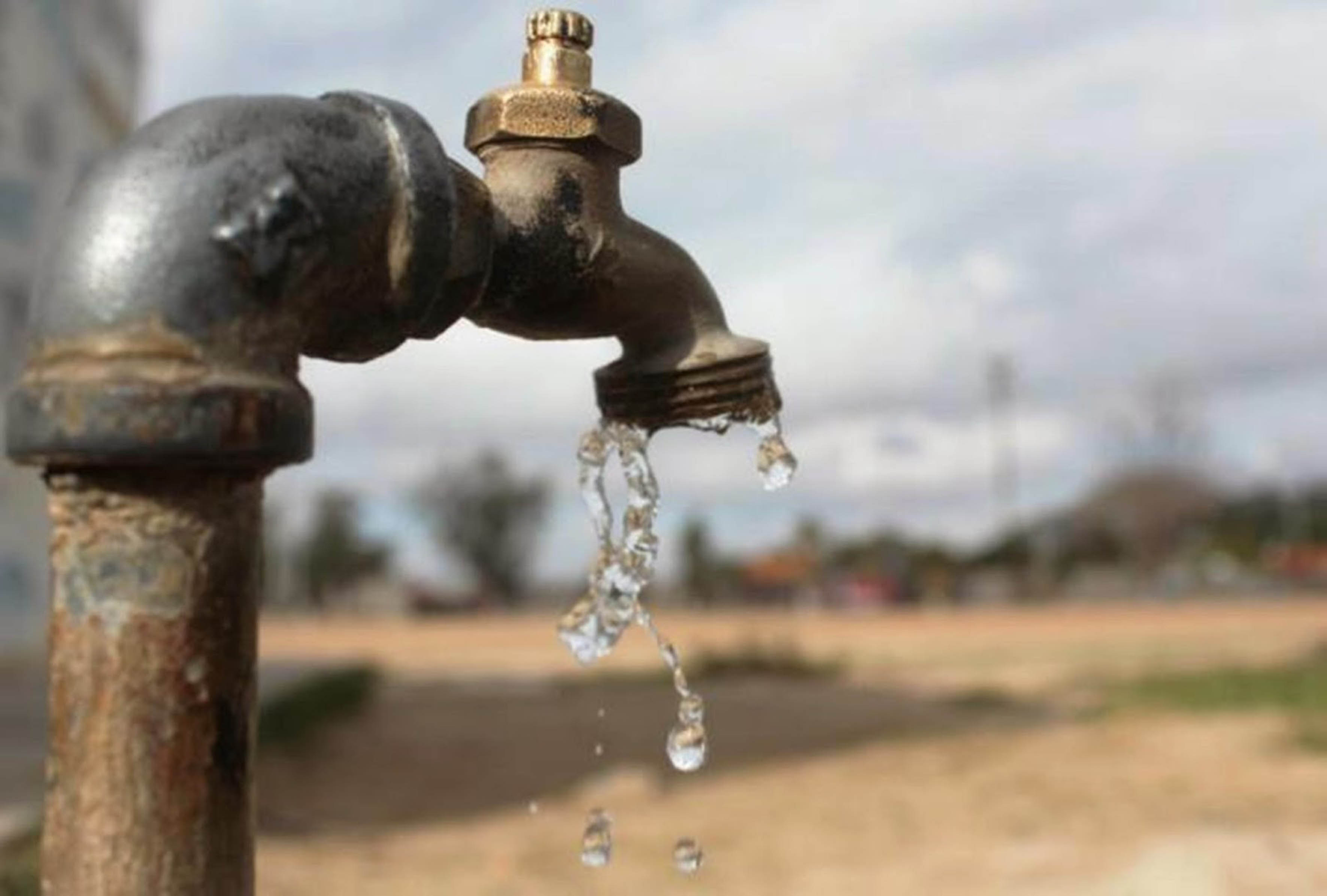 Diputado Núñez López presenta iniciativa para garantizar agua potable a la población
