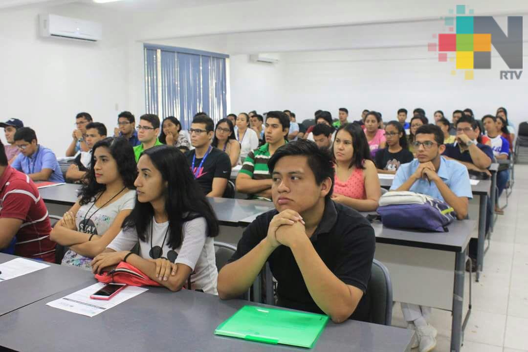 Inicia UV capacitación de aplicadores de examen de ingreso