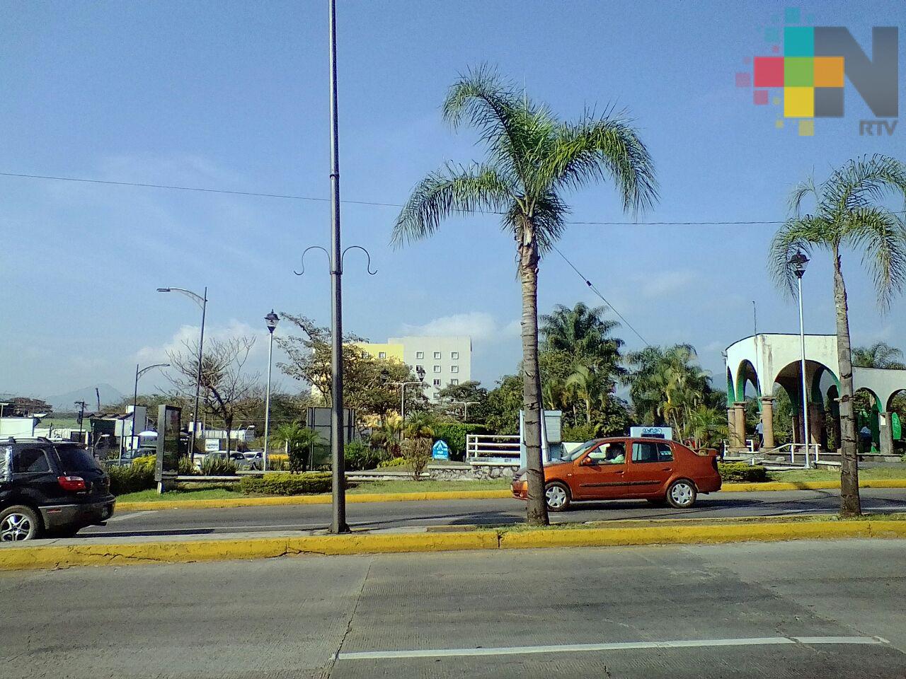 Ambiente cálido con probabilidad de lluvias y tormentas en zona montañosa de Veracruz